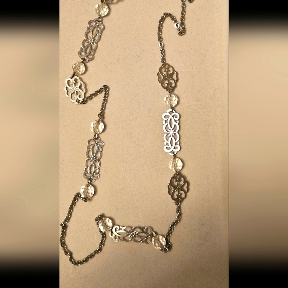 Vintage Avon Nostalgic Reflections Necklace Silver Tone Filagree Chain Crystals - Picture 1 of 3